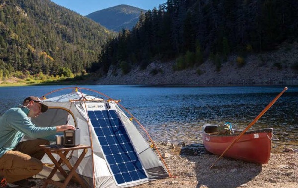 La solución es transformar el vehículo o el barco en una central fotovoltaica móvil